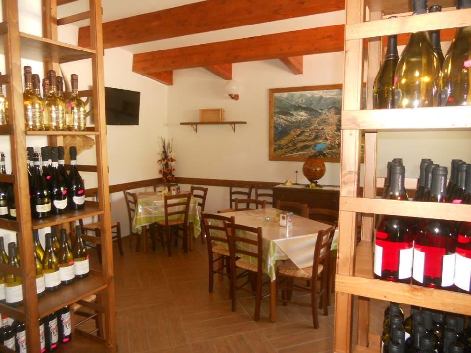 La Locanda Del Lago Lucciola Villalago Exterior photo